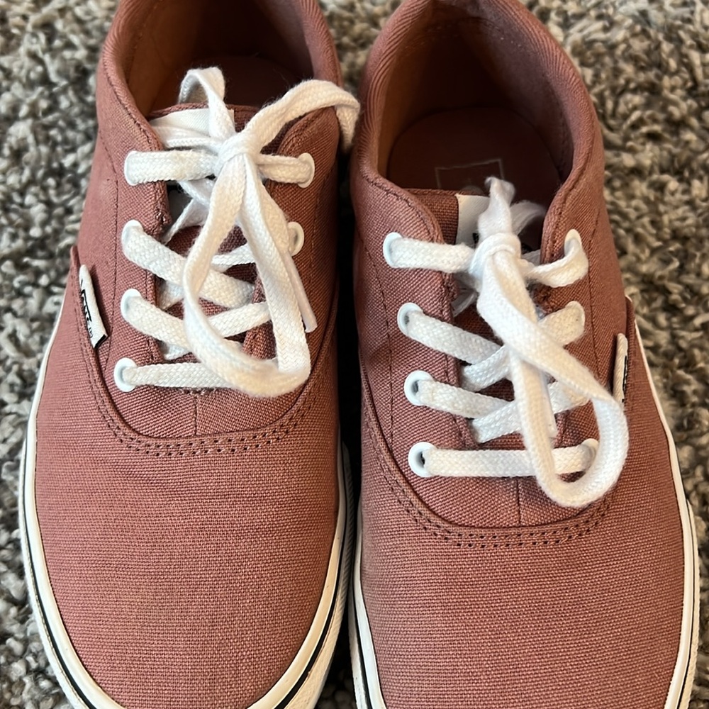 Vans - Picture 8 of 9